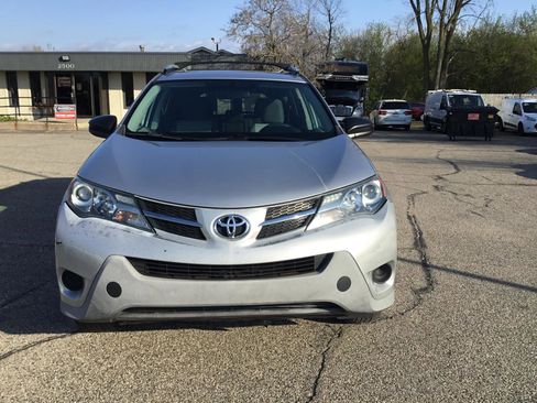 Used 2013 Toyota RAV4 LE image 3