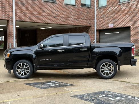 Used 2021 GMC Canyon Denali image 7