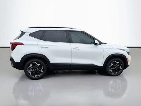 Used 2024 Kia Seltos EX AWD/4WD image 4