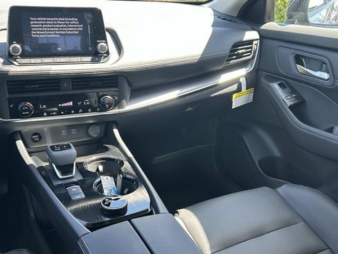 New 2026 Nissan Rogue SV AWD/4WD image 24