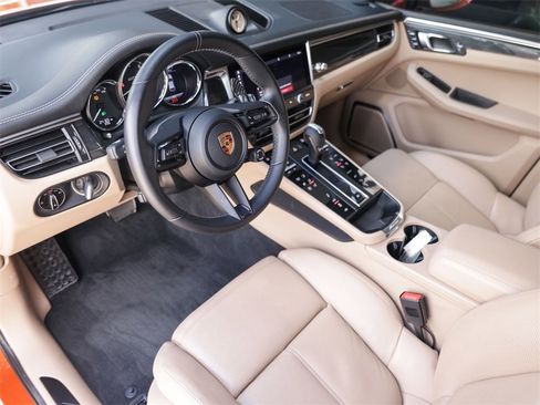Certified 2022 Porsche Macan GTS image 4