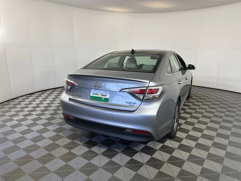 Used 2017 Hyundai Sonata Limited w/ Ultimate Package 02 image 10