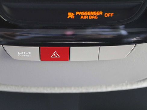 New 2025 Kia Niro EX Touring image 51