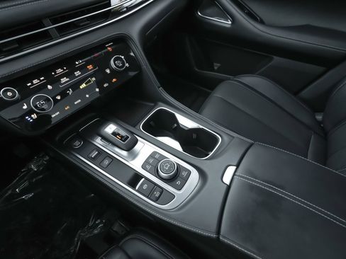 Used 2023 INFINITI QX60 Luxe w/ Vision Package image 10