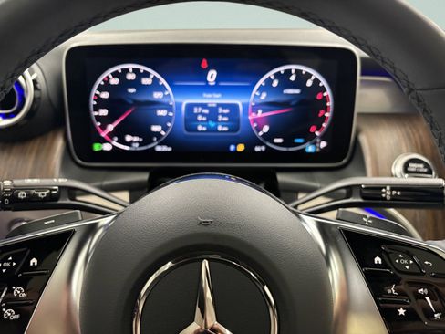 Used 2026 Mercedes-Benz GLC 300 4MATIC image 33