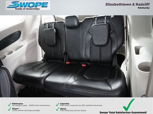 Certified 2024 Chrysler Pacifica Touring-L image 11