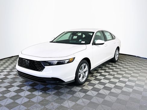 Used 2025 Honda Accord LX image 3