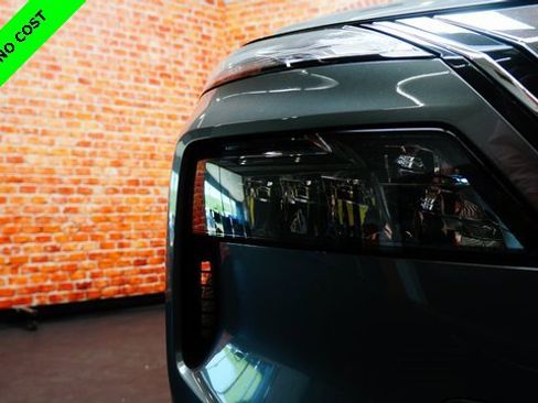 Used 2023 Nissan Rogue S image 65