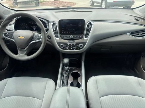 Used 2021 Chevrolet Malibu LT FWD image 11