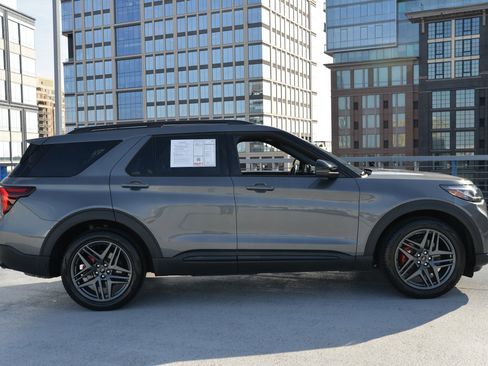 Used 2025 Ford Explorer ST w/ Sun And Sound Package image 8