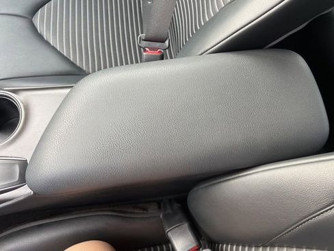 Used 2024 Toyota Camry SE image 21