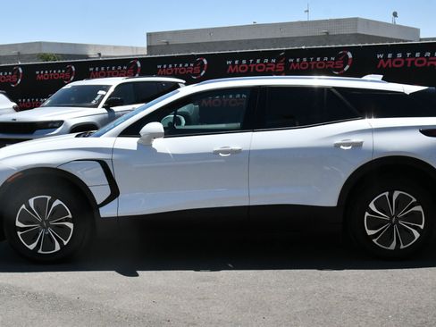 Used 2024 Chevrolet Blazer EV LT AWD/4WD image 4