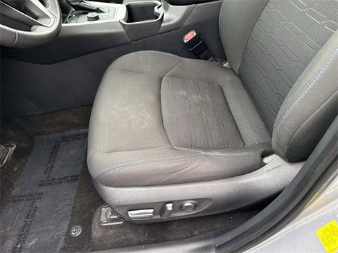 Used 2023 Toyota RAV4 SE image 15