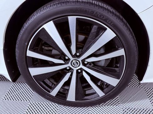 Used 2019 Nissan Altima 2.5 SR w/ SR Premium Package image 22