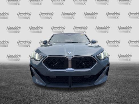 Used 2025 BMW X2 xDrive28i AWD/4WD image 3