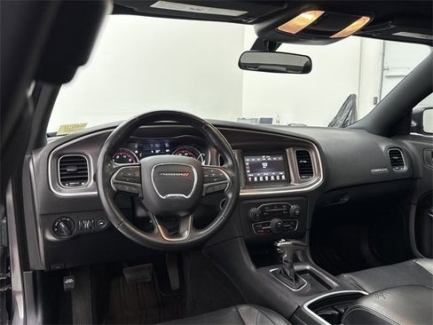 Used 2019 Dodge Charger SXT image 23