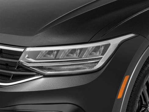 Used 2022 Volkswagen Tiguan SE R-Line FWD image 52