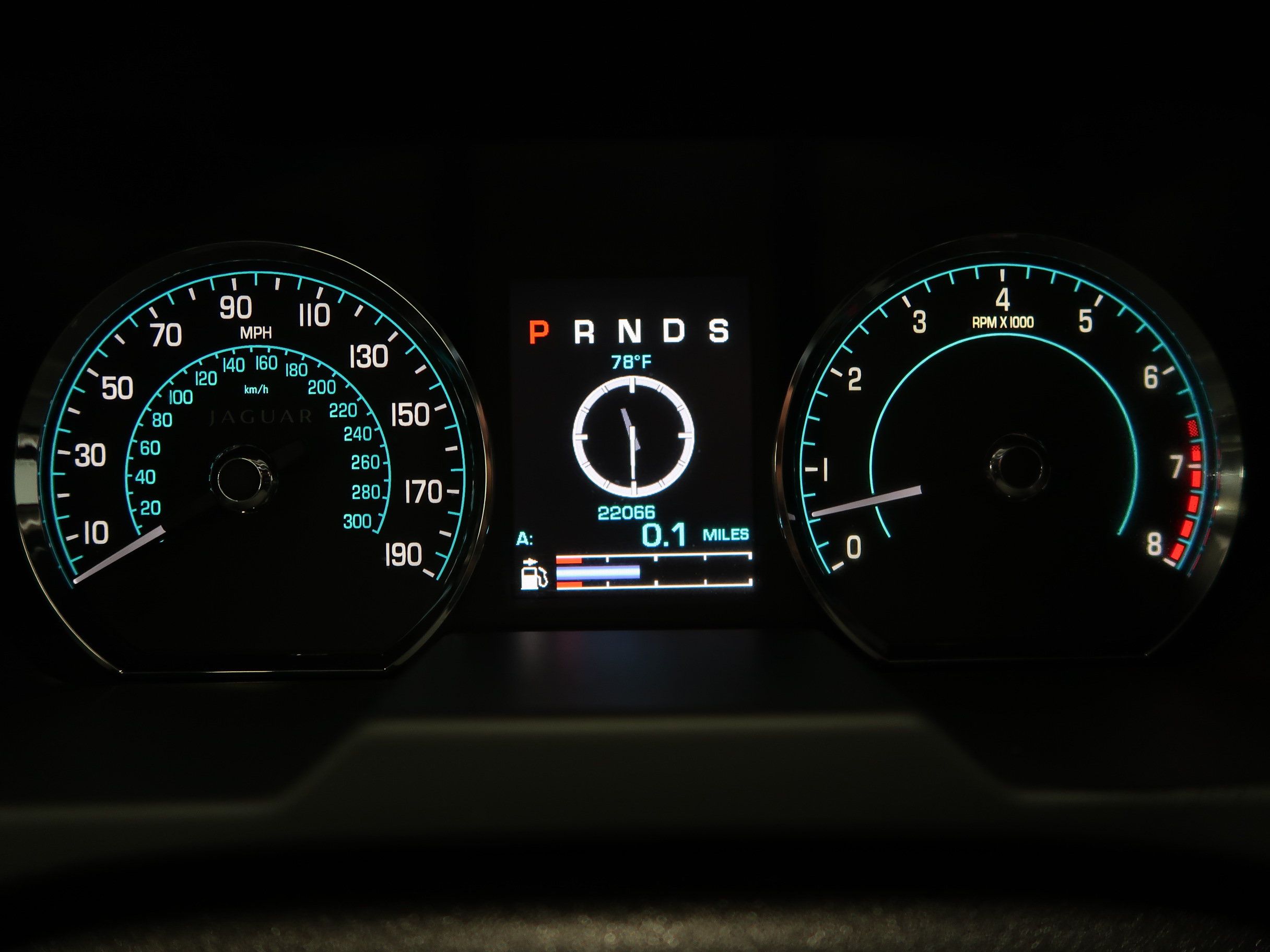 Used 2012 Jaguar XF Portfolio RWD image 25