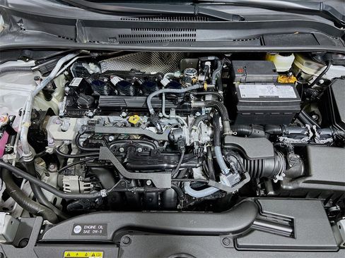 Used 2025 Toyota Corolla LE image 27