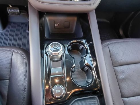 New 2026 Ford Explorer Platinum image 22