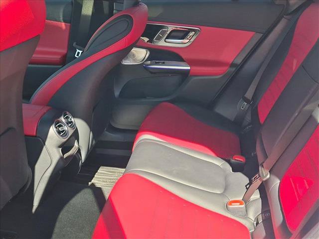 Used 2025 Mercedes-Benz GLC 300 4MATIC image 21