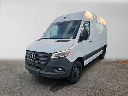 Used 2024 Mercedes-Benz Sprinter 3500 image 7