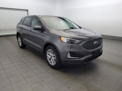 Used 2023 Ford Edge SEL image 13