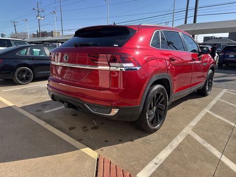 Certified 2023 Volkswagen Atlas Cross Sport SE w/ Panoramic Sunroof Package image 5