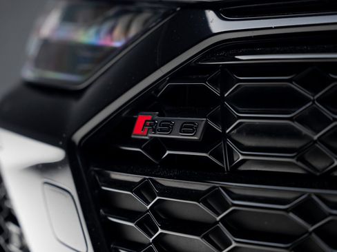 Used 2022 Audi RS 6 AWD/4WD image 11
