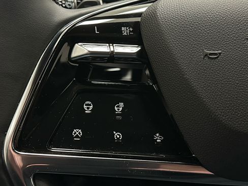 Used 2025 Cadillac Escalade Sport w/ LPO, ONYX Package image 28