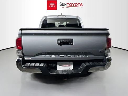 Used 2021 Toyota Tacoma TRD Off-Road image 5