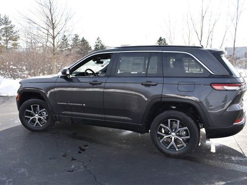 New 2025 Jeep Grand Cherokee Limited w/ Trailer Tow Package image 9