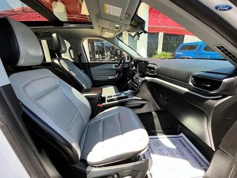 Used 2021 Ford Explorer XLT w/ Equipment Group 202A RWD image 15