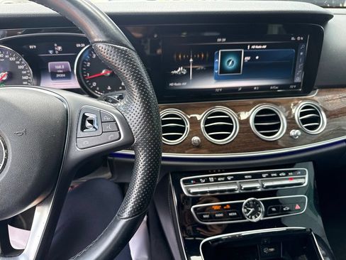 Used 2017 Mercedes-Benz E 300 image 5
