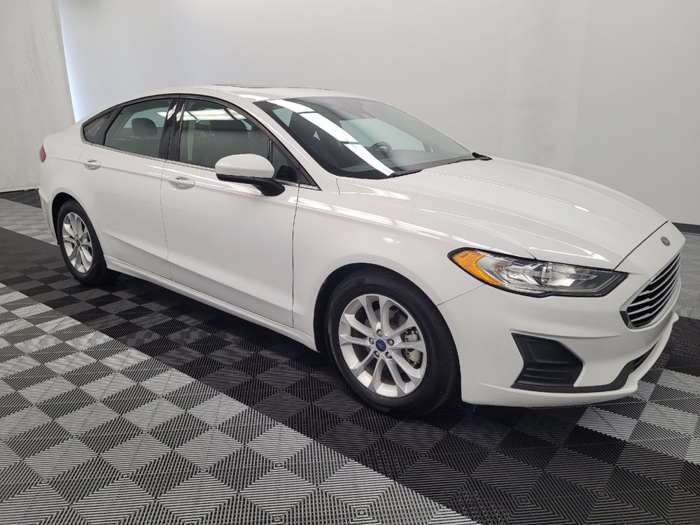 Used 2020 Ford Fusion SE FWD image 11