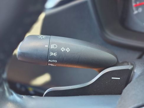 Used 2020 Toyota Corolla SE w/ SE Premium Package image 38