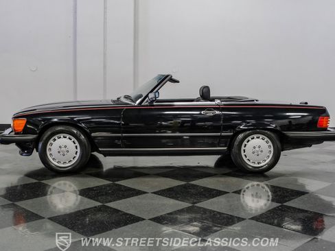 Used 1989 Mercedes-Benz 560 SL image 2