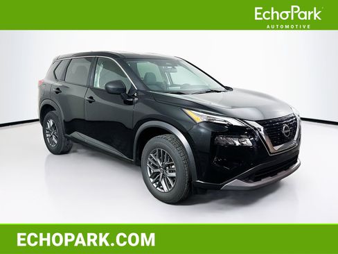 Used 2023 Nissan Rogue S image 1