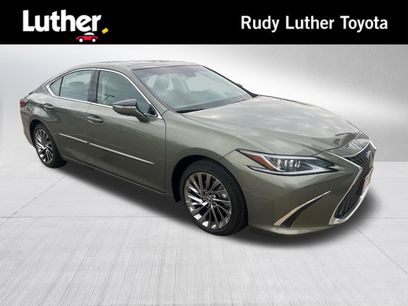 Used 2025 Lexus ES 350 w/ Luxury Package