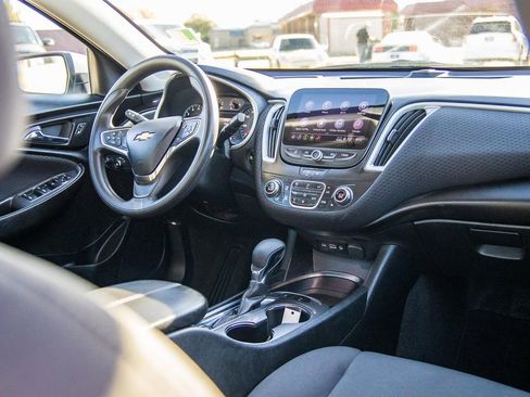 Used 2024 Chevrolet Malibu LT image 21