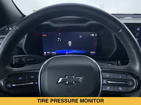 Certified 2025 Chevrolet Colorado Trail Boss AWD/4WD image 3