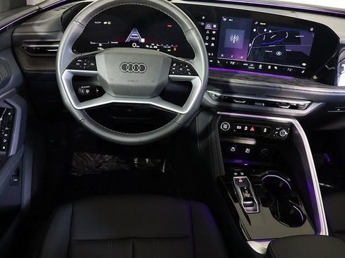 Used 2025 Audi Q5 Premium w/ Convenience Package AWD/4WD image 3