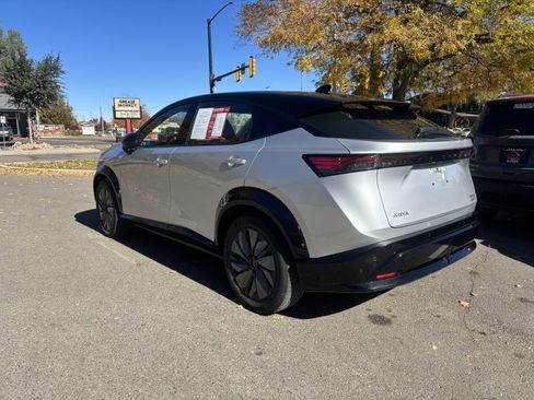 Used 2023 Nissan Ariya AWD image 6