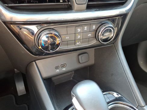 Used 2024 Buick Encore GX Sport Touring FWD image 18