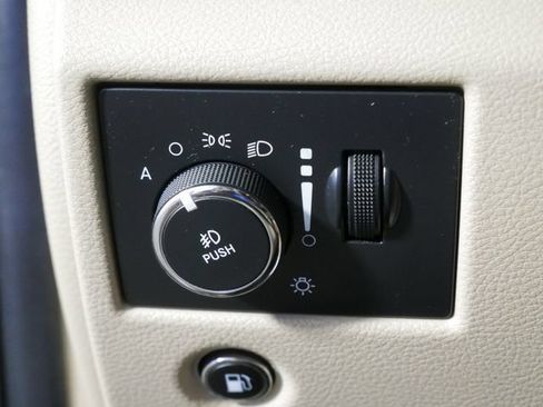 Used 2015 Jeep Grand Cherokee Limited w/ Luxury Group II RWD image 23