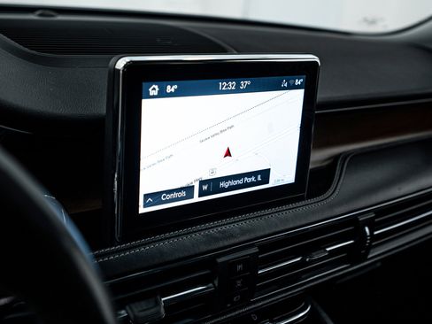 Used 2022 Lincoln Corsair Reserve w/ Equipment Group 201A image 13