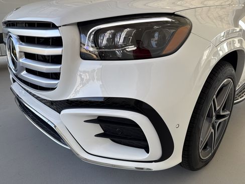 New 2026 Mercedes-Benz GLS 450 4MATIC image 4