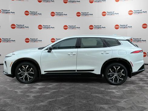 New 2026 Toyota Crown Signia AWD/4WD image 4