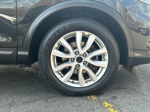 Used 2020 Nissan Rogue Sport SV image 28