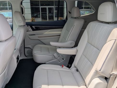 New 2025 Buick Enclave Avenir w/ LPO, Floor Liner Package image 10